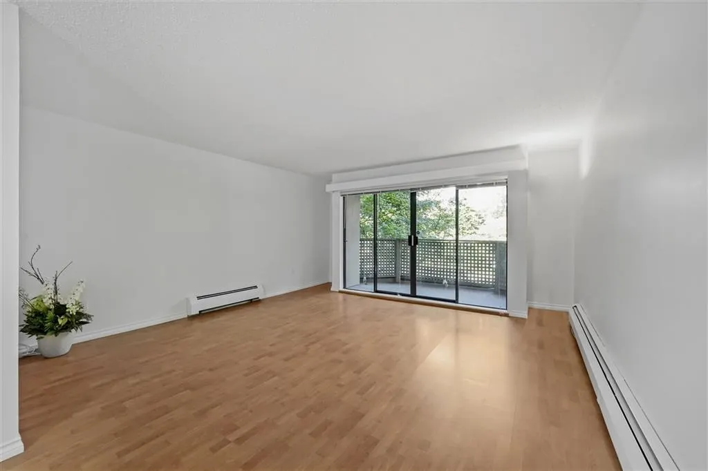 214 1955 Woodway Place