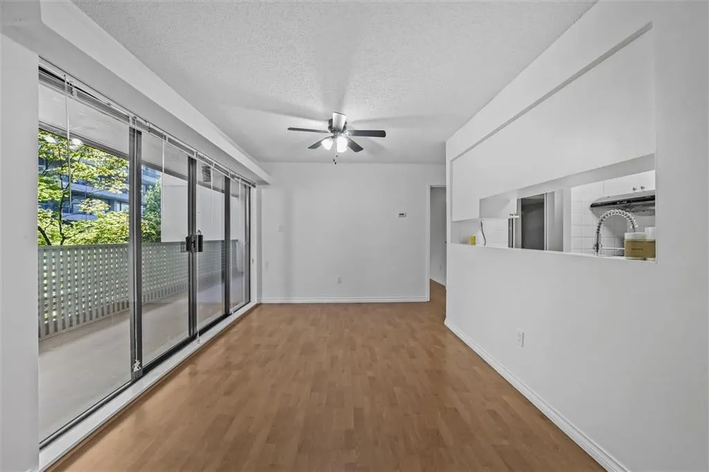 214 1955 Woodway Place