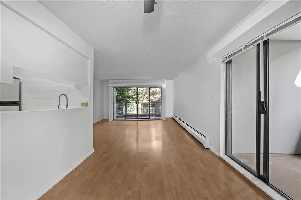 214 1955 Woodway Place