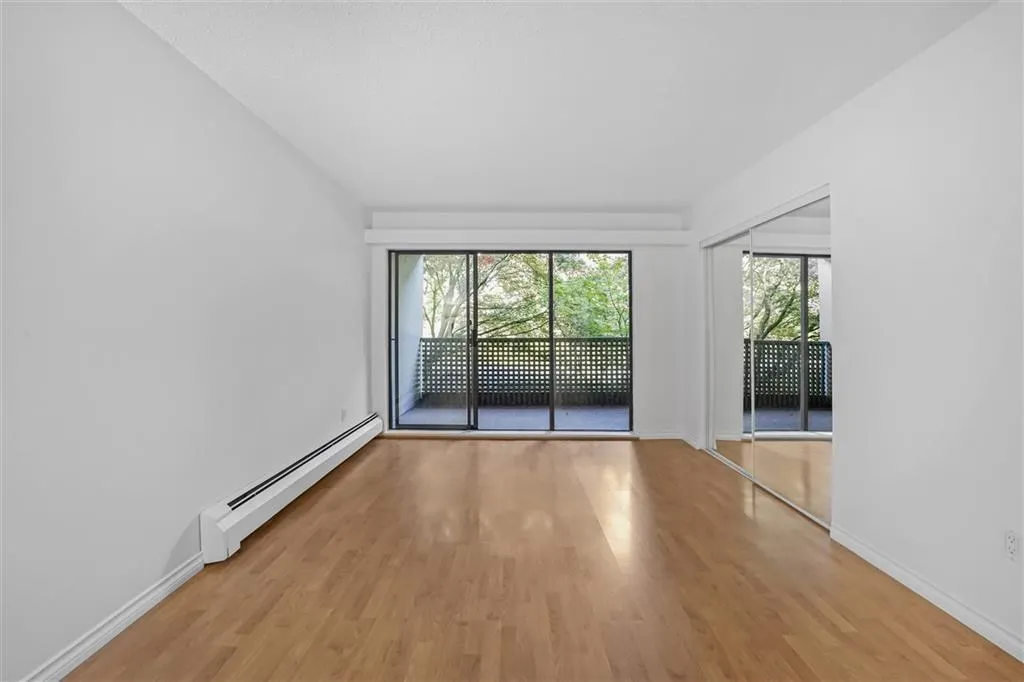 214 1955 Woodway Place