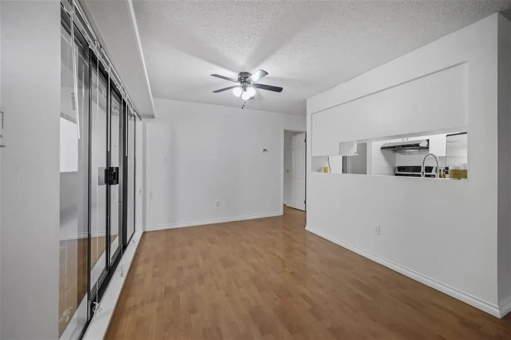 214 1955 Woodway Place