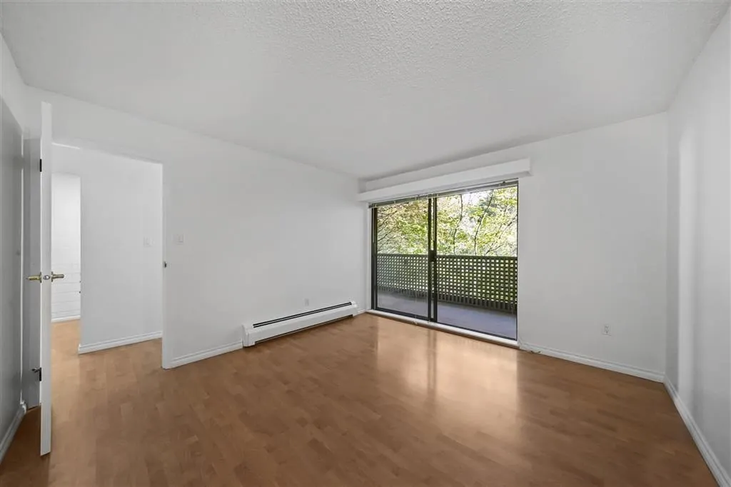 214 1955 Woodway Place