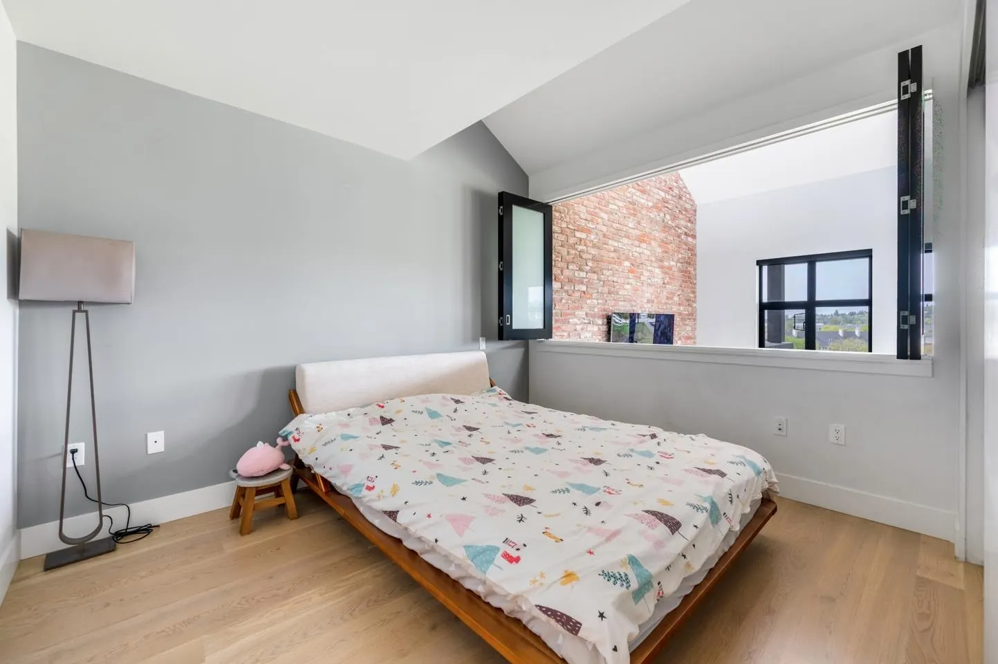 402 220 Salter Street