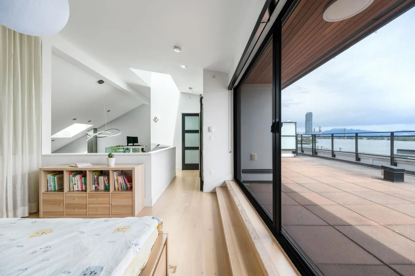 402 220 Salter Street