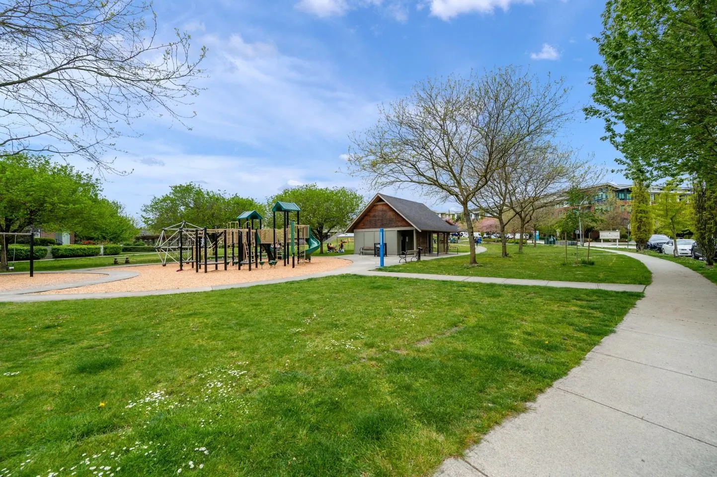 402 220 Salter Street