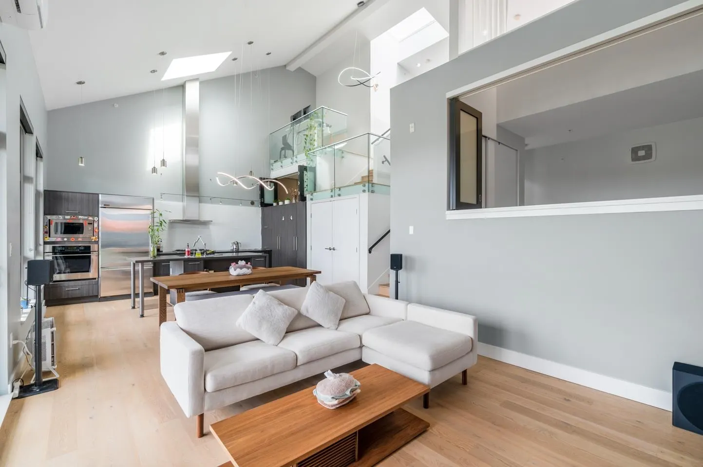 402 220 Salter Street