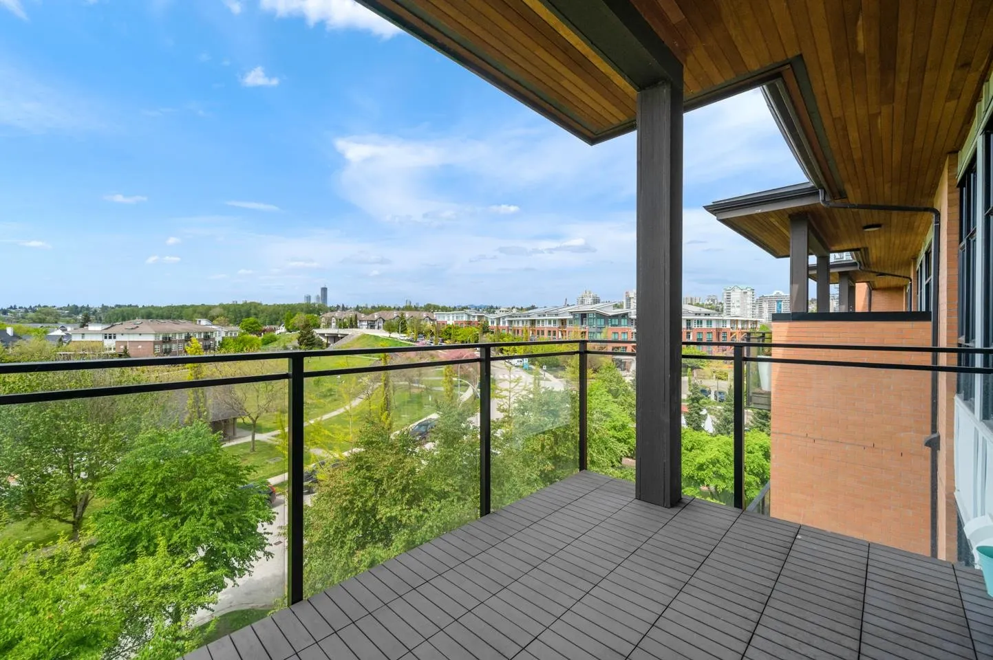 402 220 Salter Street