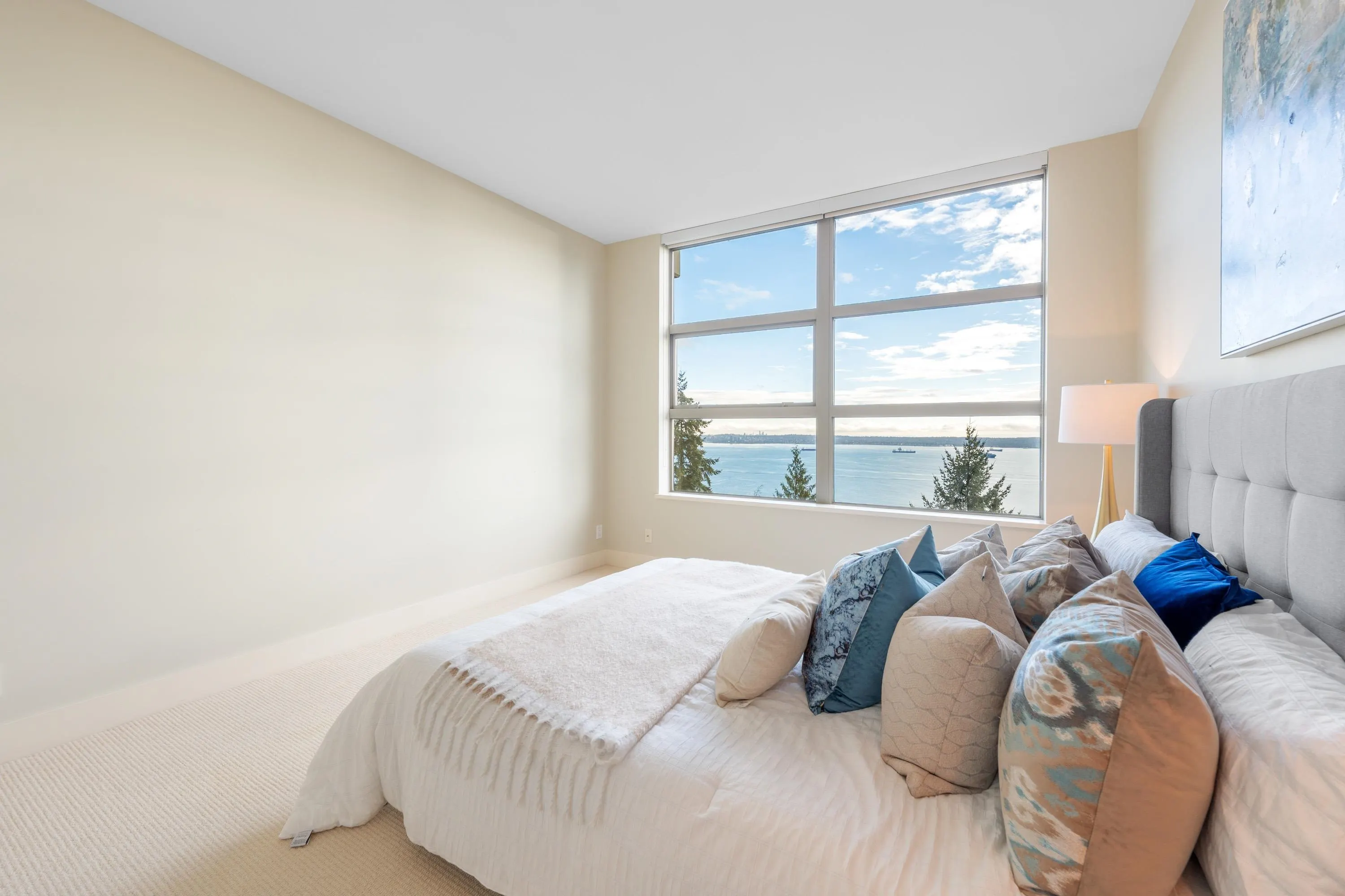 1002 3335 Cypress Place