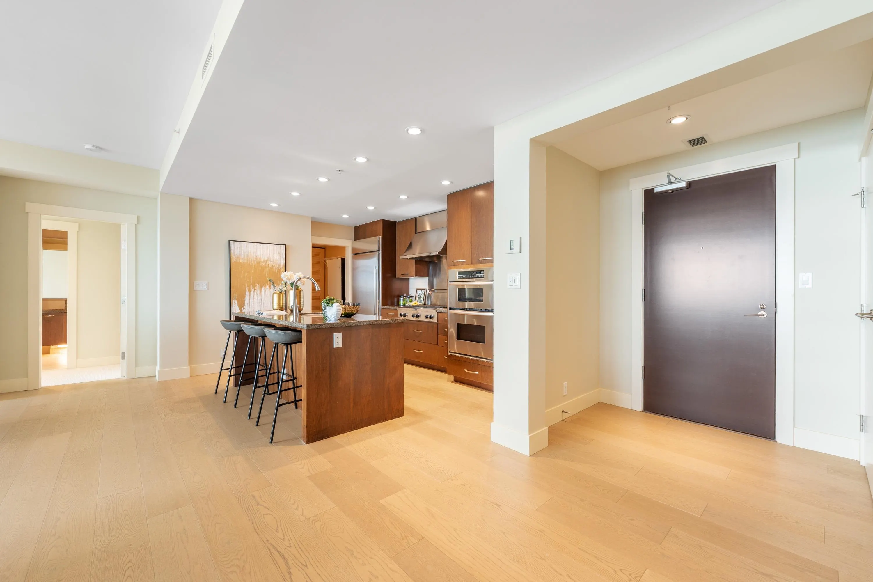 1002 3335 Cypress Place