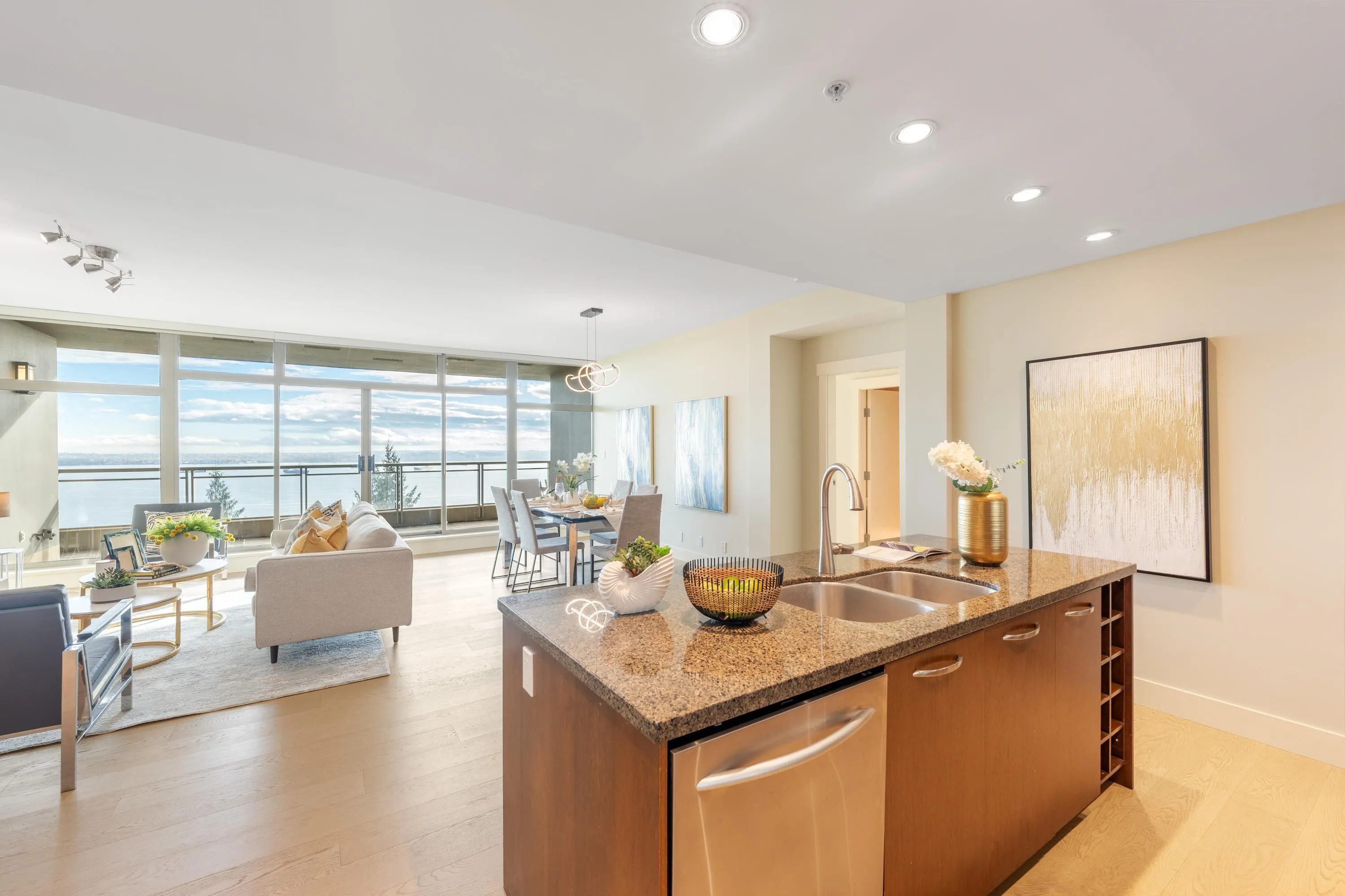 1002 3335 Cypress Place