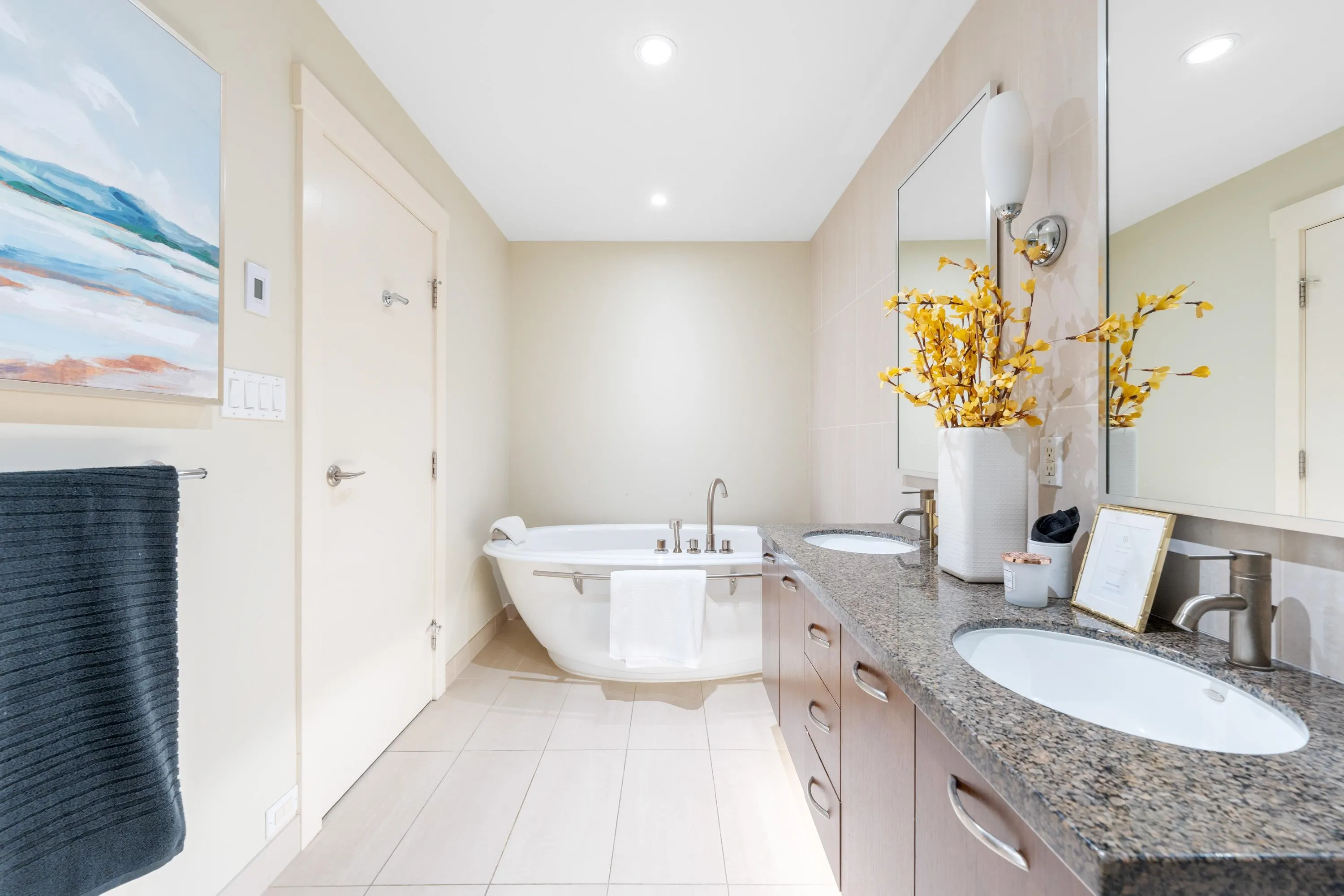 1002 3335 Cypress Place