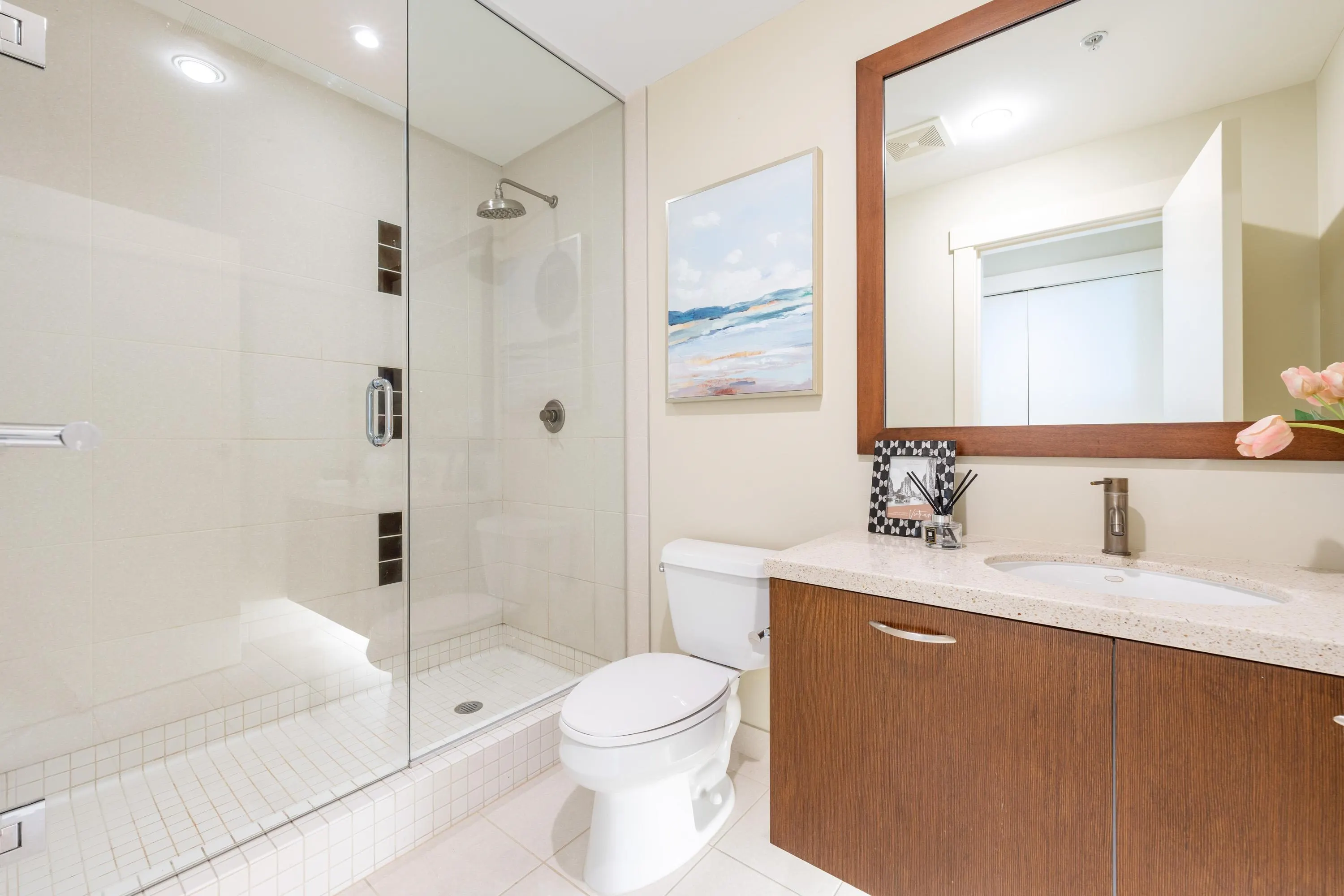 1002 3335 Cypress Place