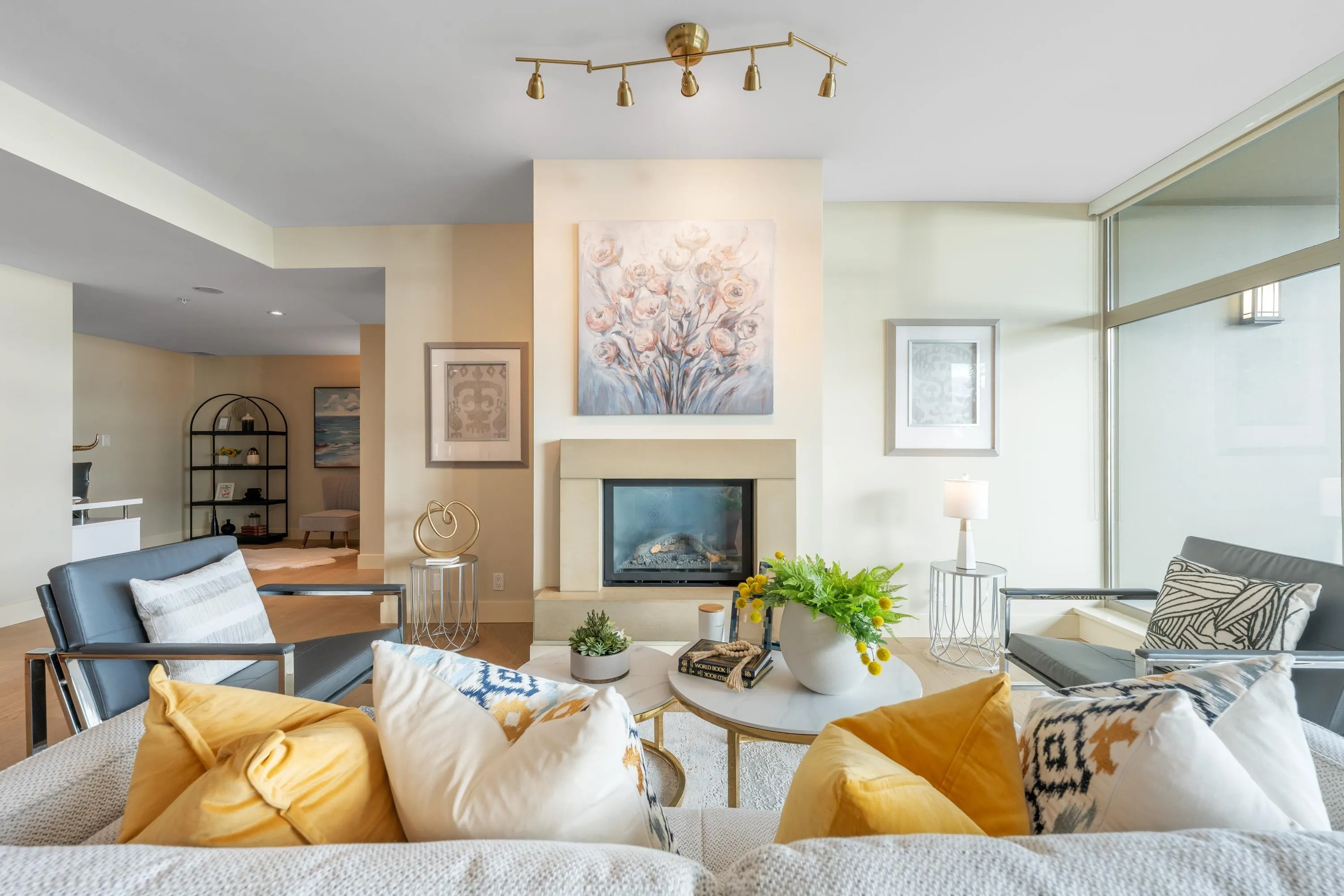 1002 3335 Cypress Place