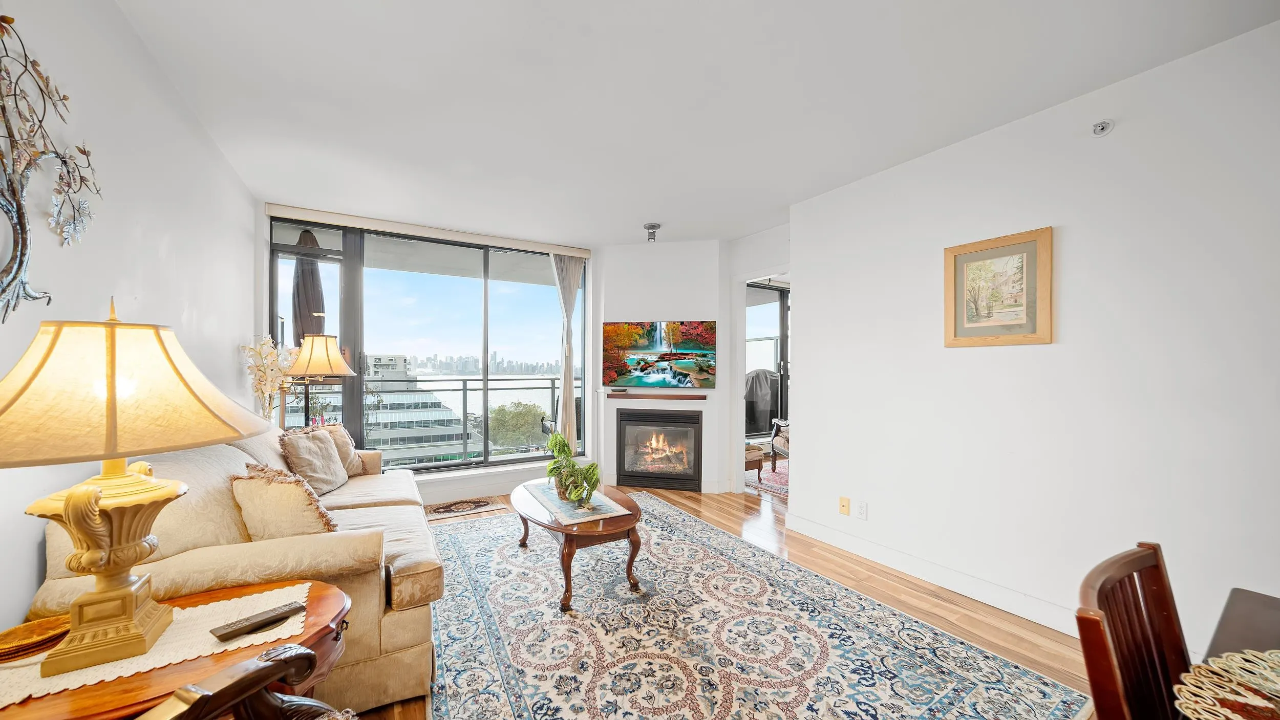 810 175 W 1st Street