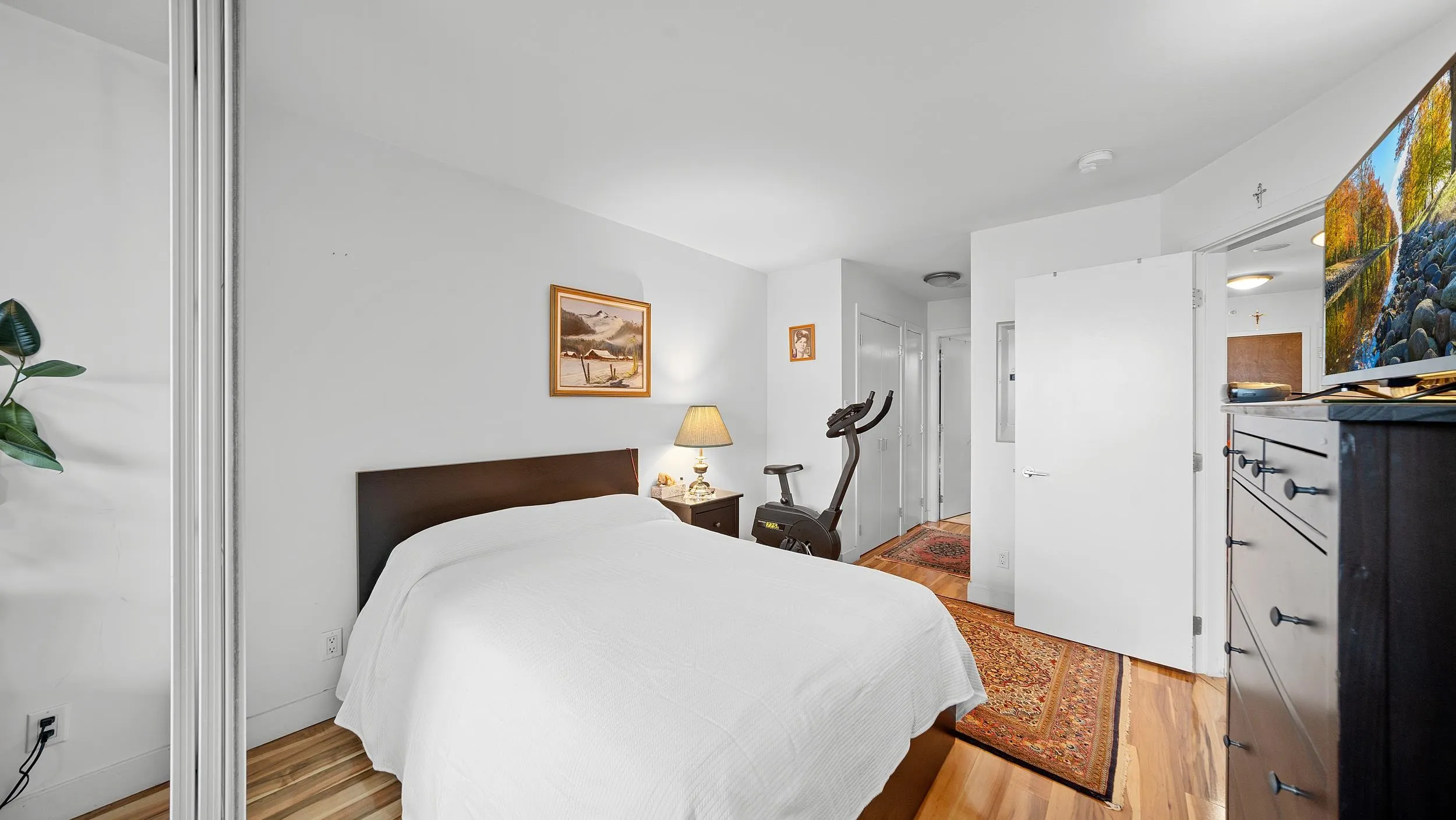 810 175 W 1st Street