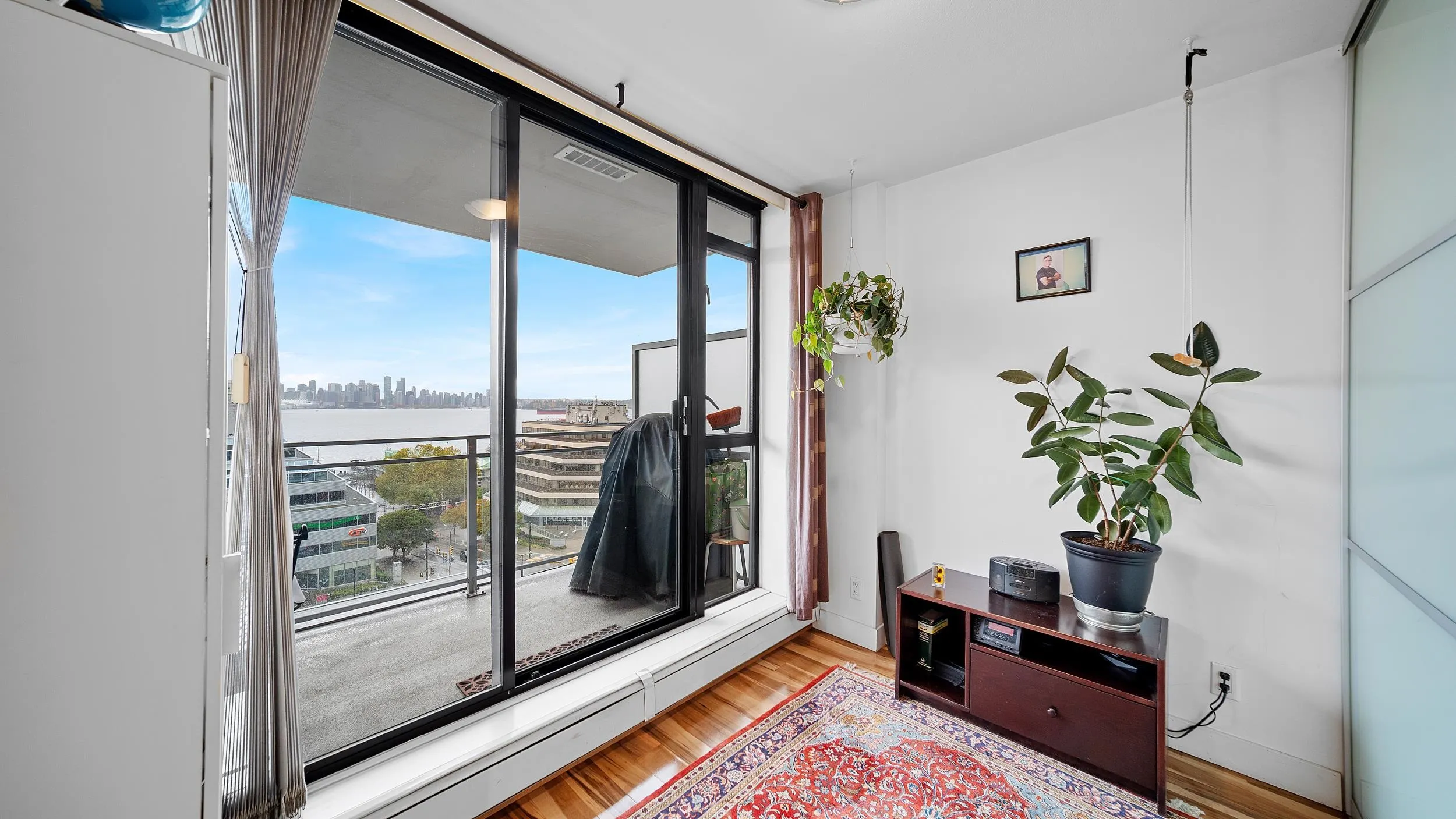 810 175 W 1st Street