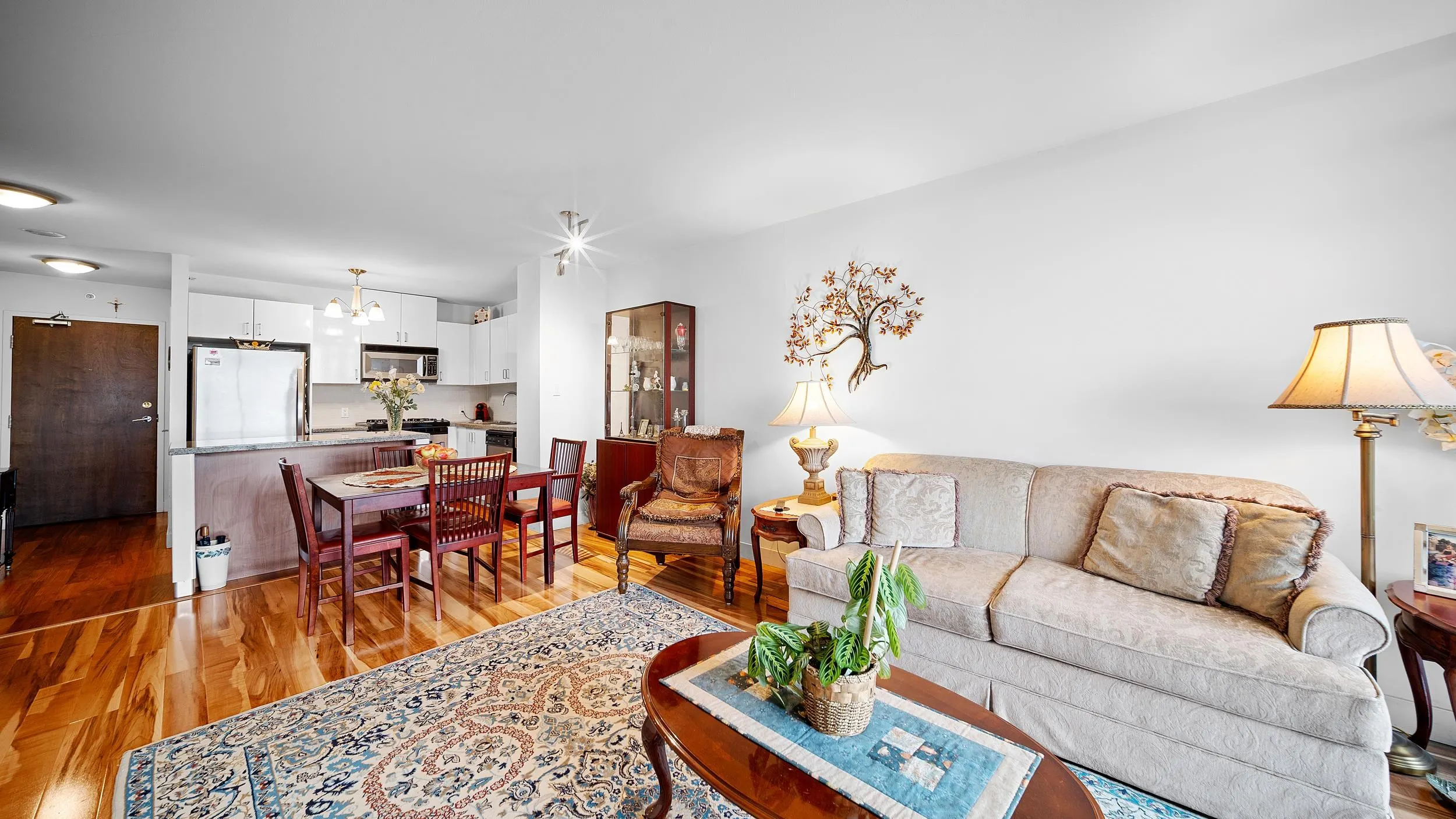 810 175 W 1st Street