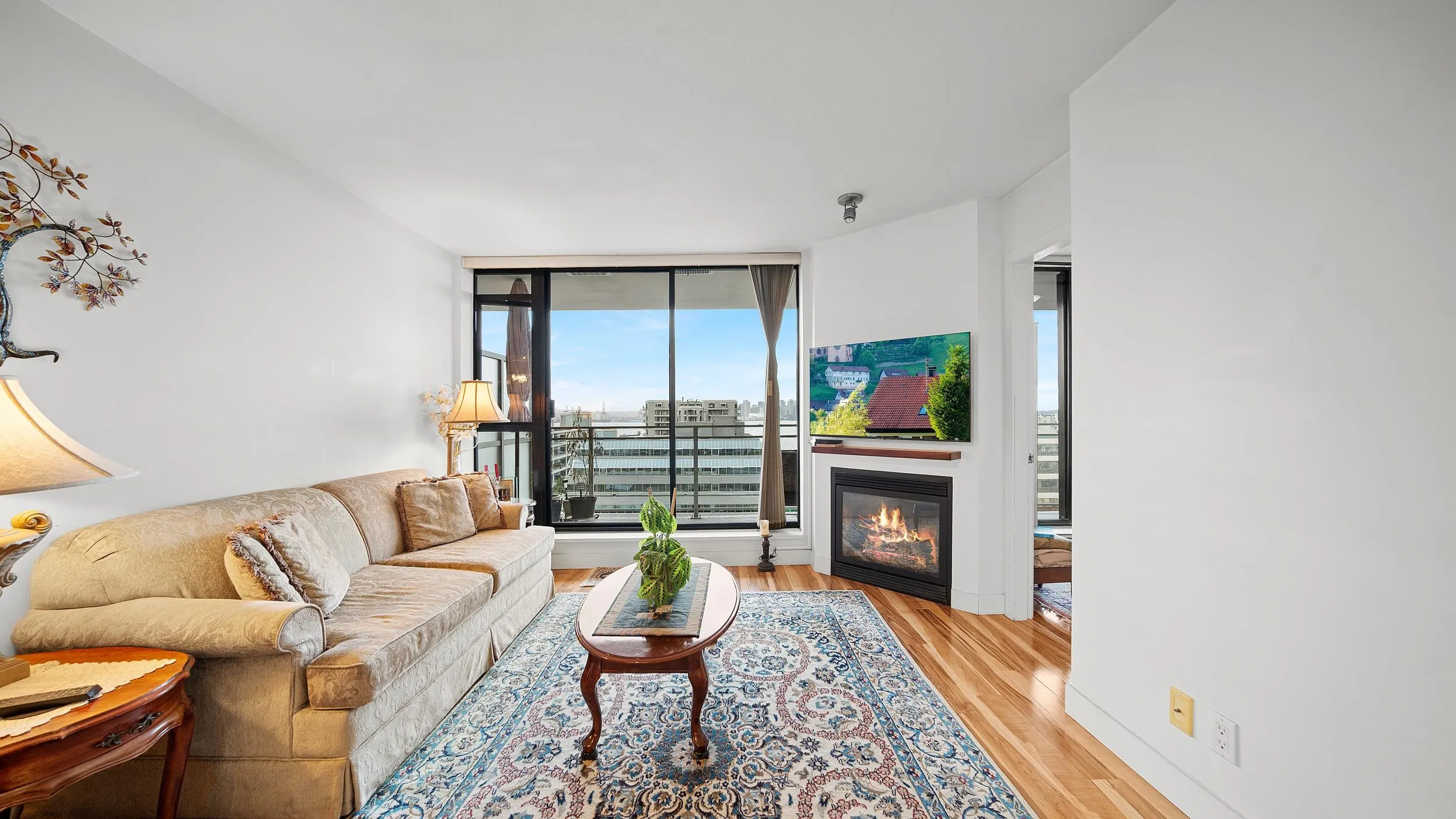 810 175 W 1st Street