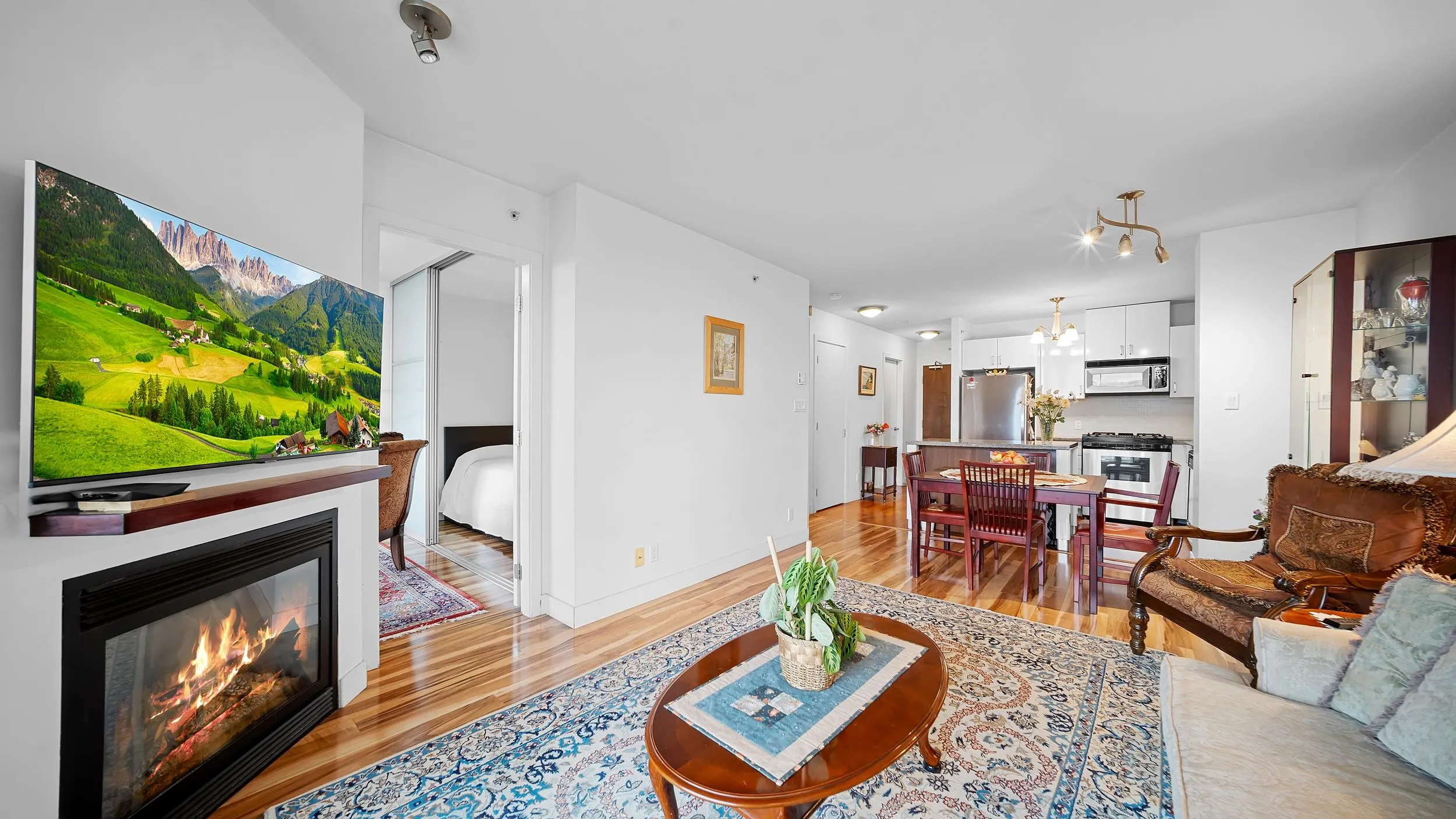 810 175 W 1st Street