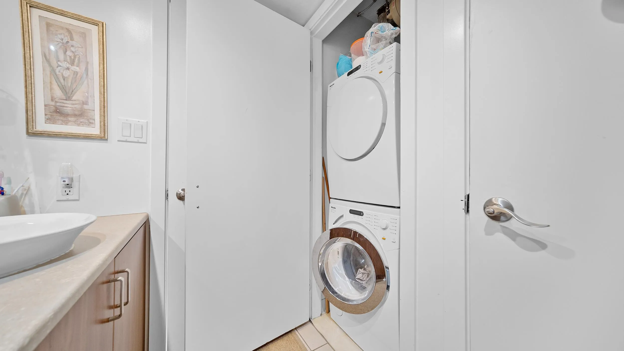 810 175 W 1st Street