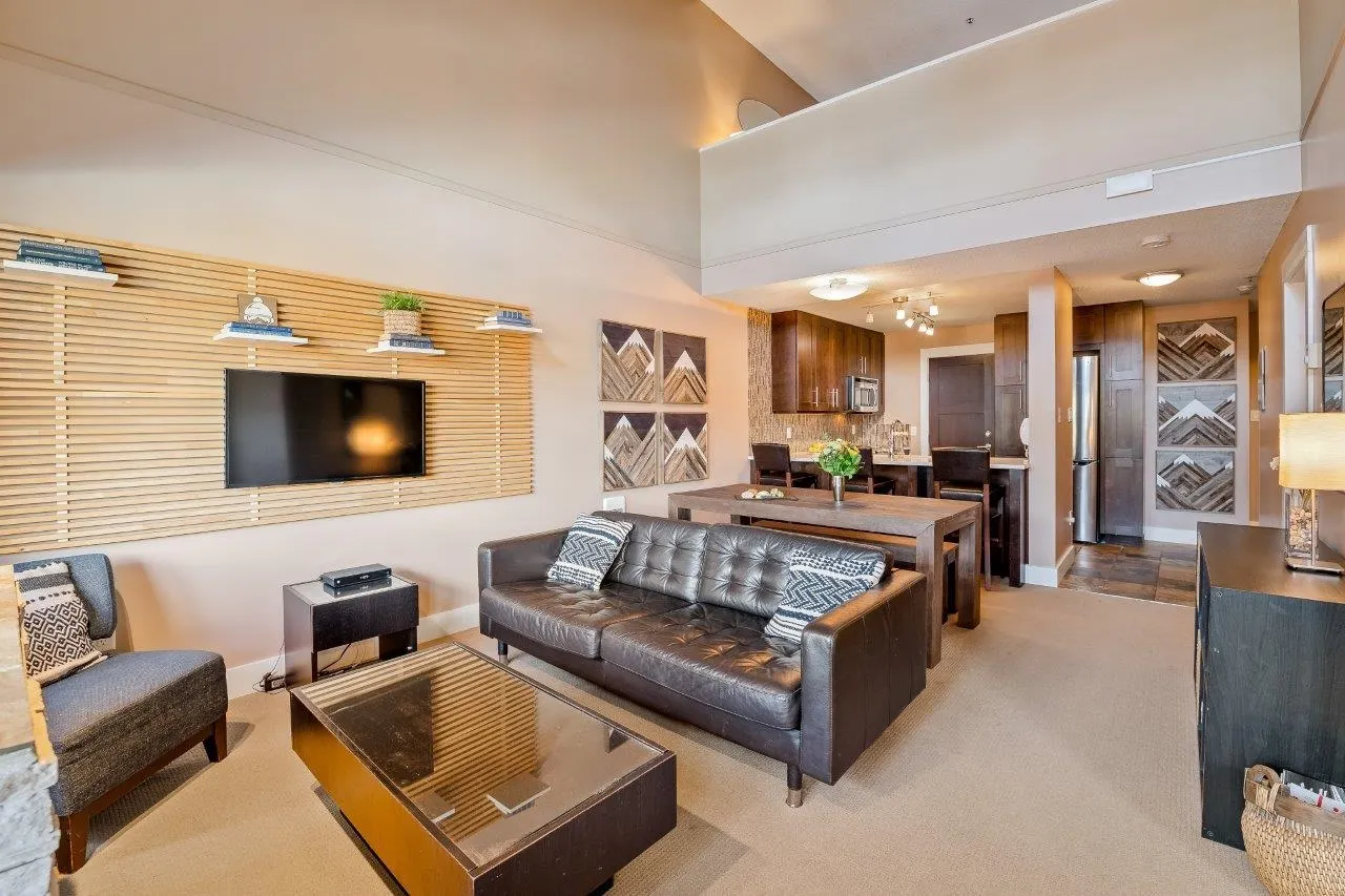 321 4573 Chateau Boulevard