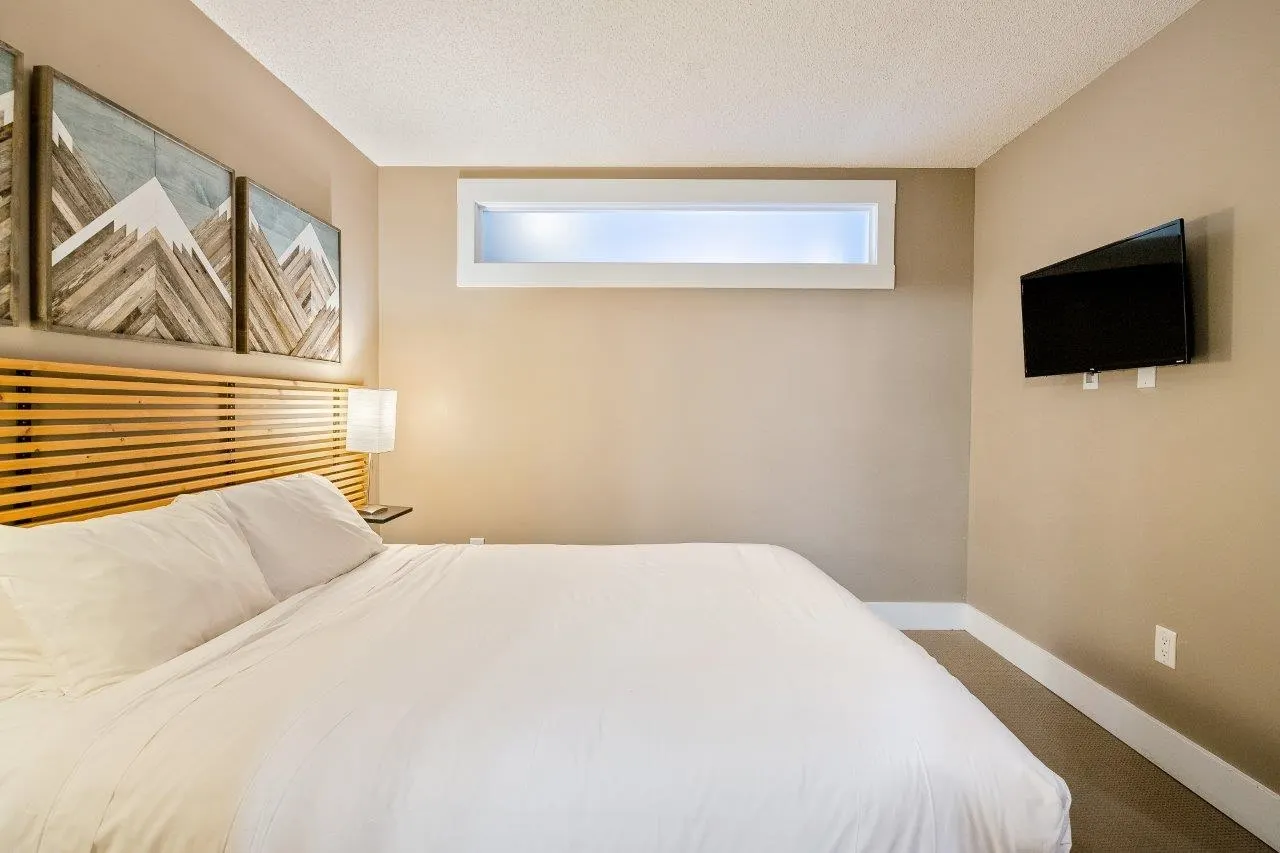 321 4573 Chateau Boulevard