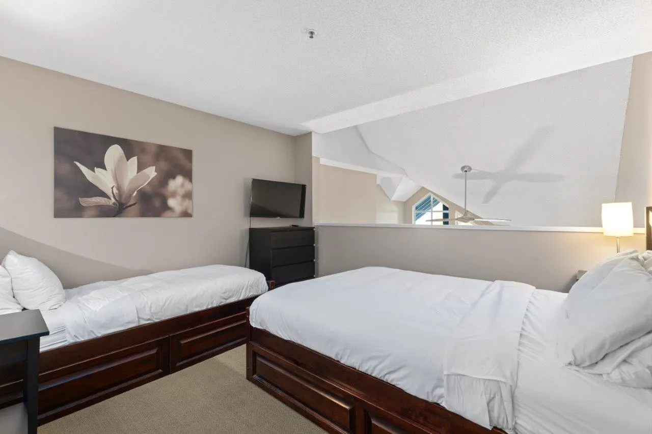 321 4573 Chateau Boulevard