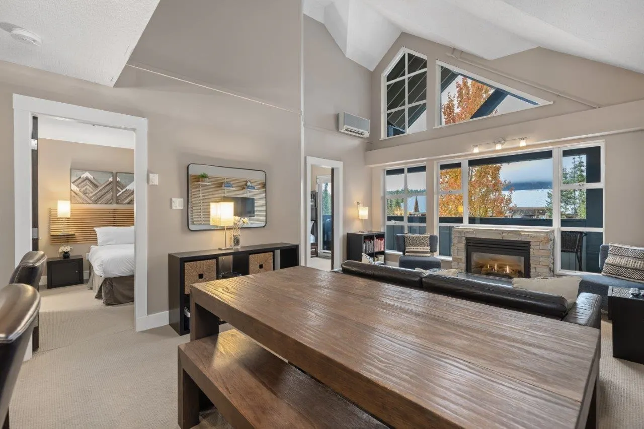 321 4573 Chateau Boulevard