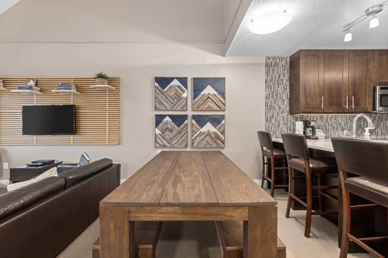 321 4573 Chateau Boulevard