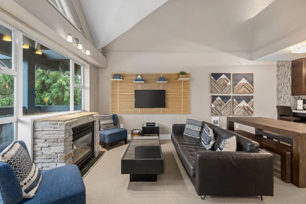 321 4573 Chateau Boulevard