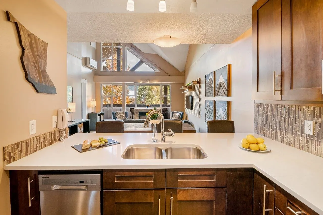 321 4573 Chateau Boulevard