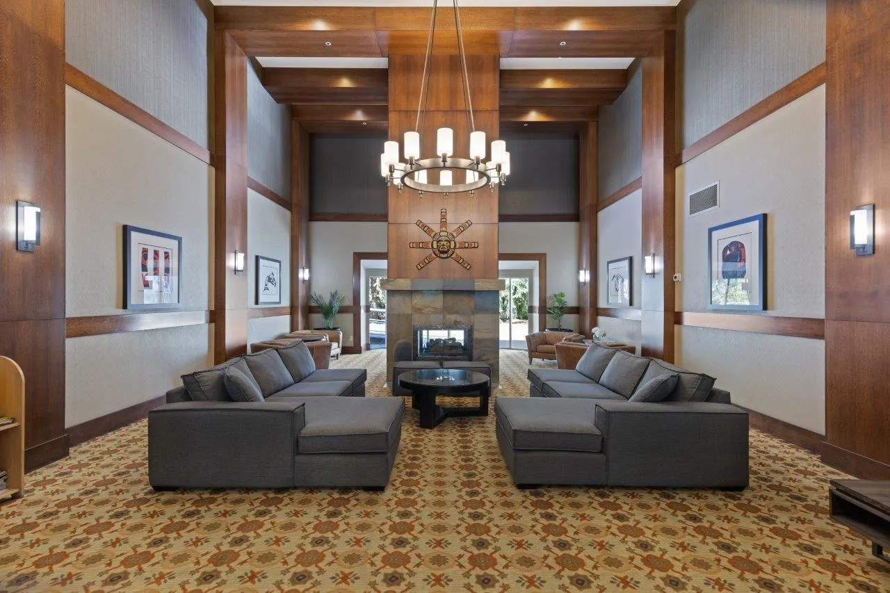 321 4573 Chateau Boulevard