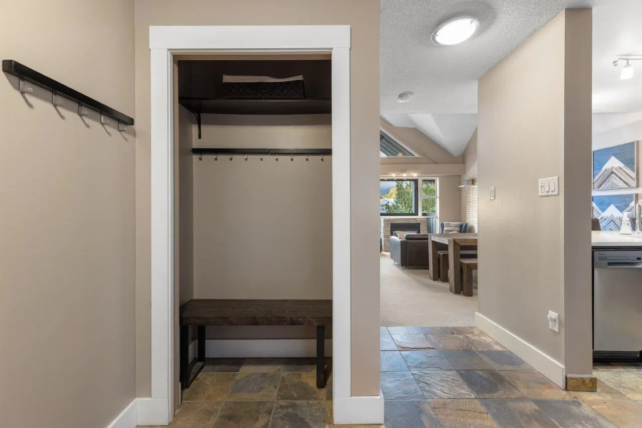 321 4573 Chateau Boulevard