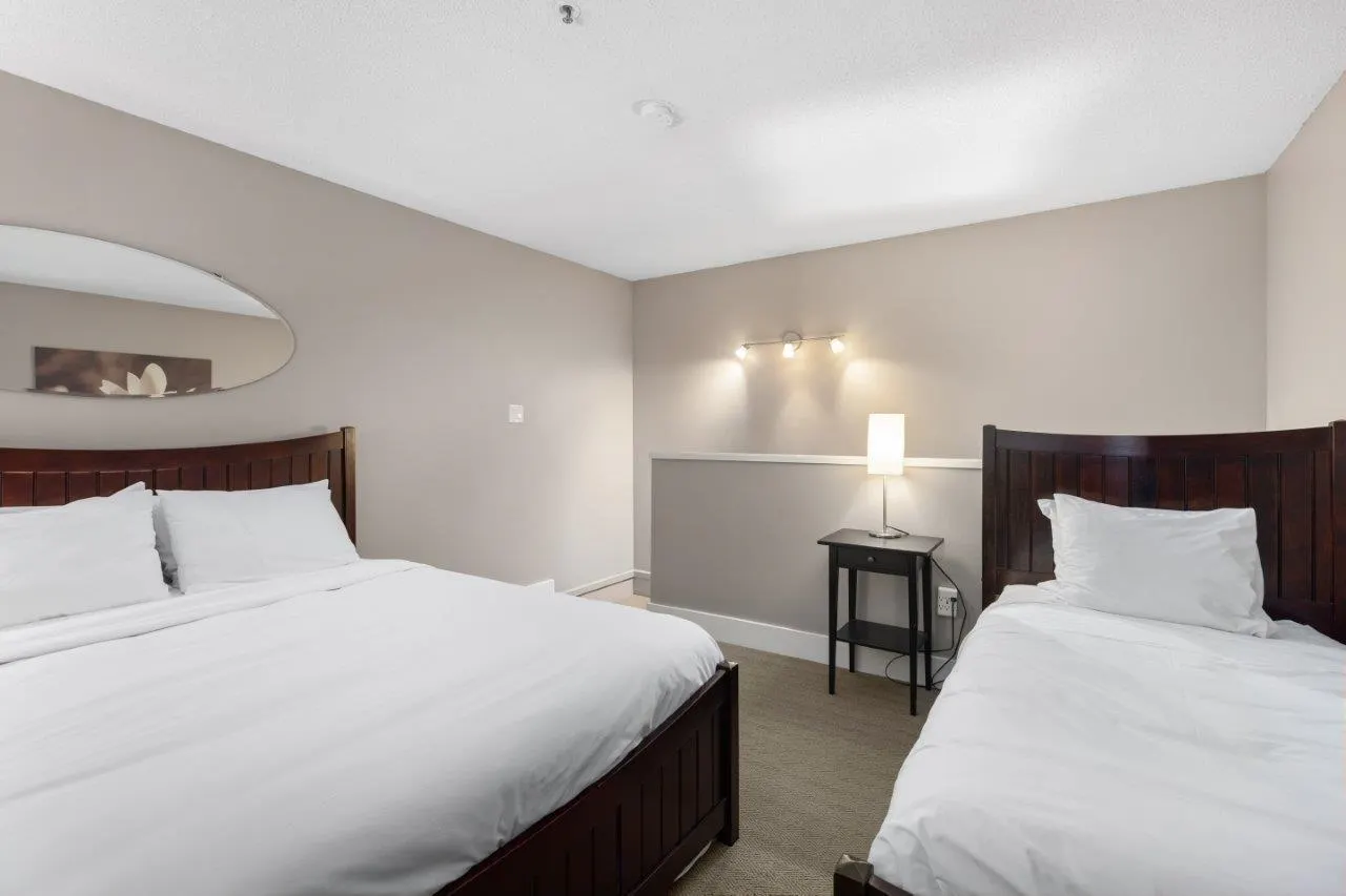 321 4573 Chateau Boulevard