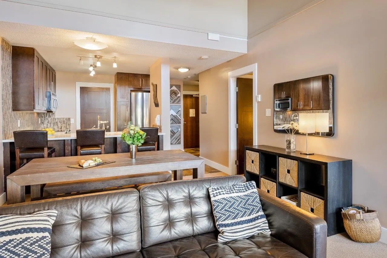 321 4573 Chateau Boulevard