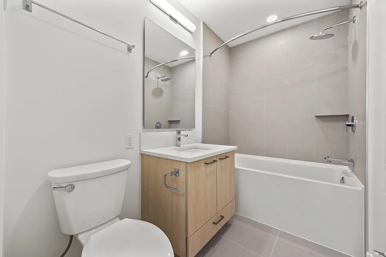 208 723 Grover Avenue