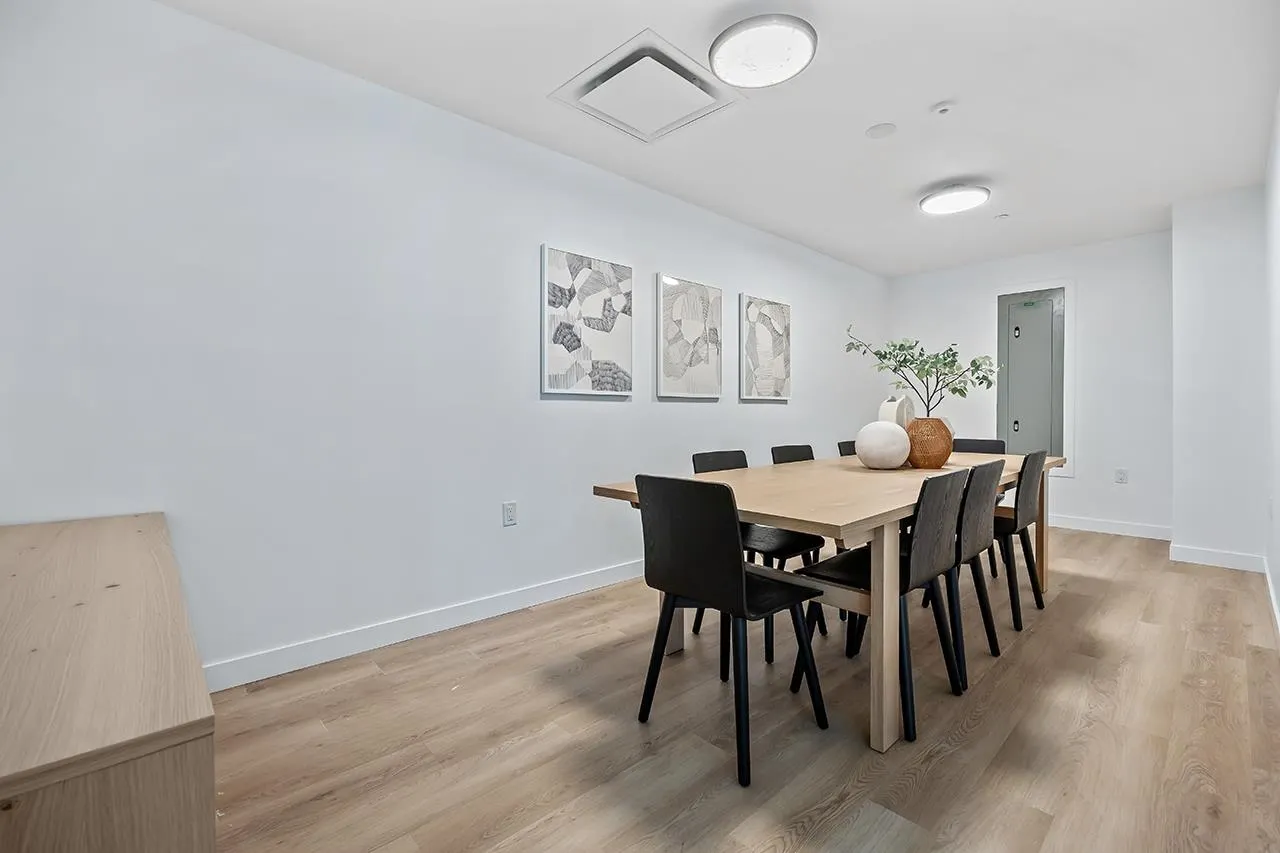 208 723 Grover Avenue