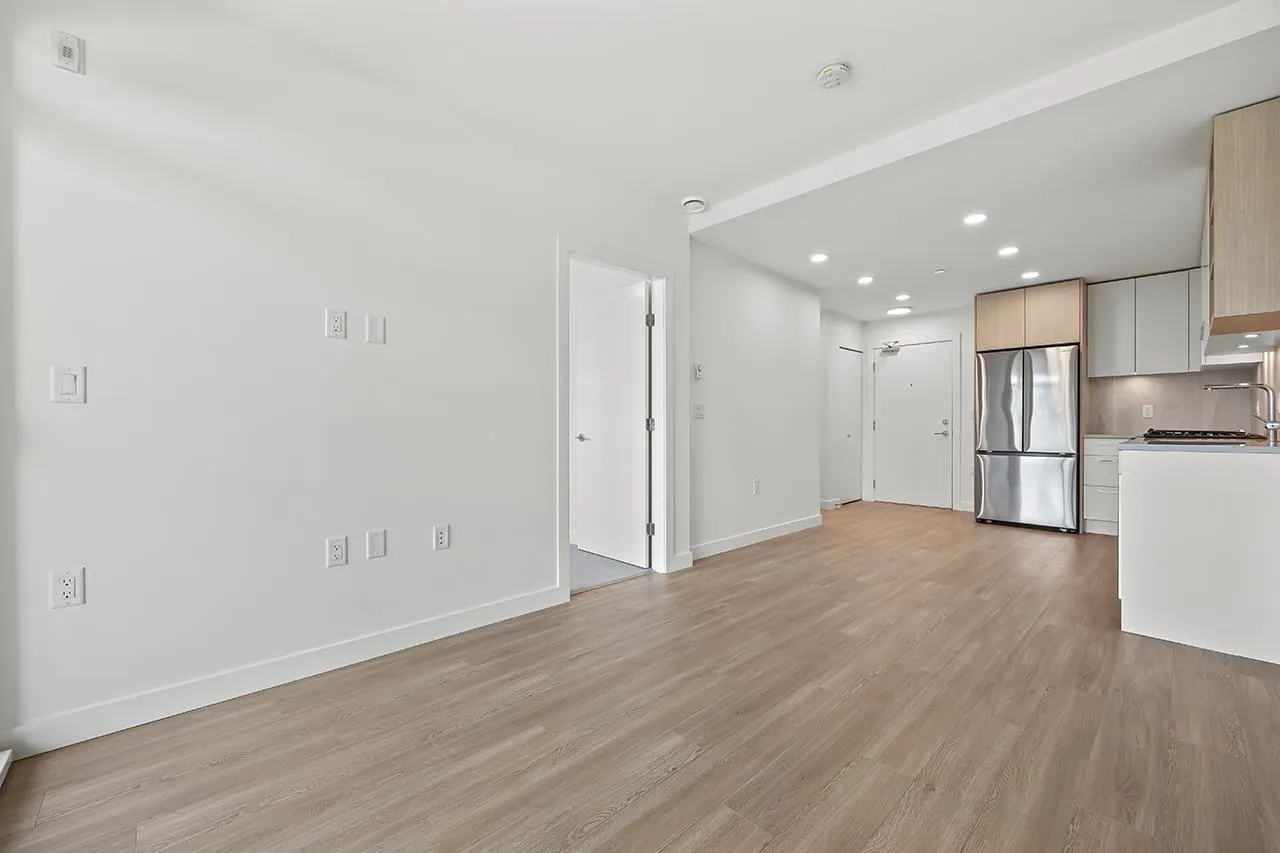 208 723 Grover Avenue