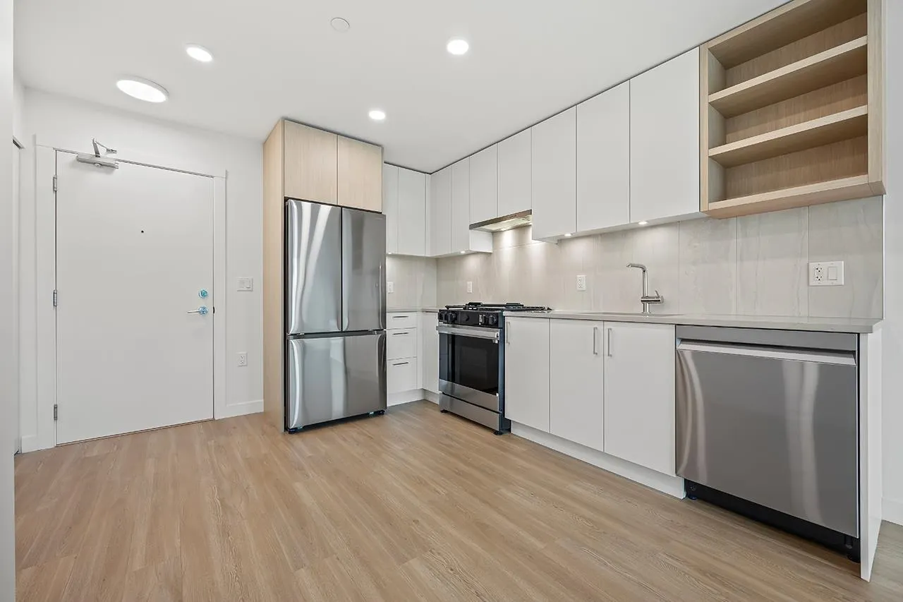 208 723 Grover Avenue