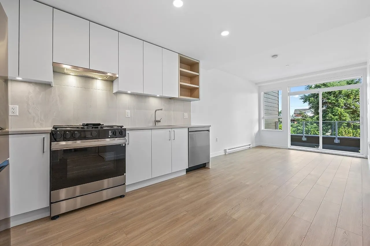 208 723 Grover Avenue