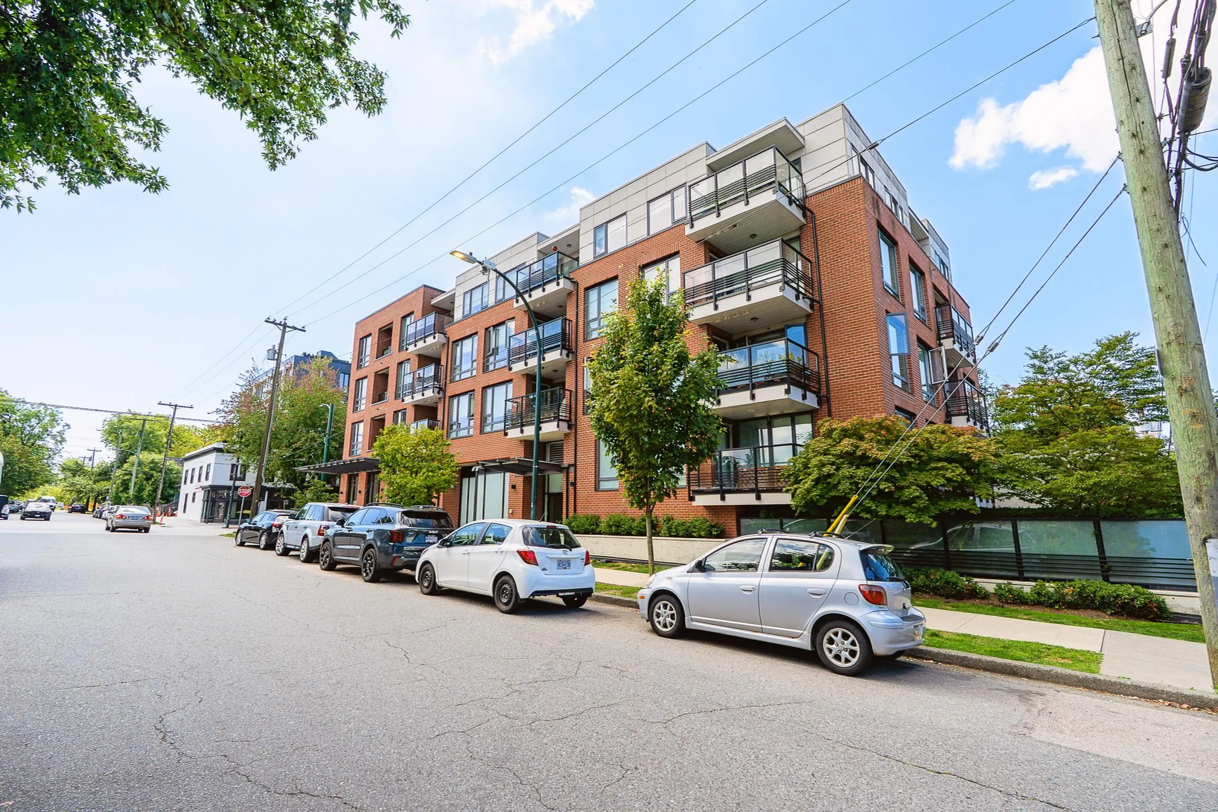 305 2477 Carolina Street