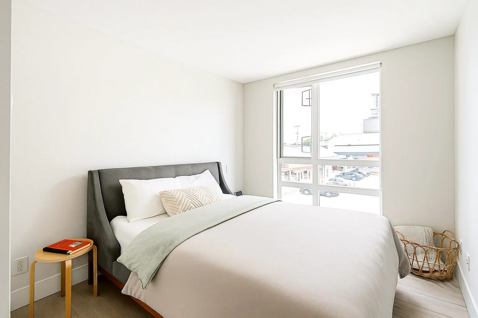 305 2477 Carolina Street