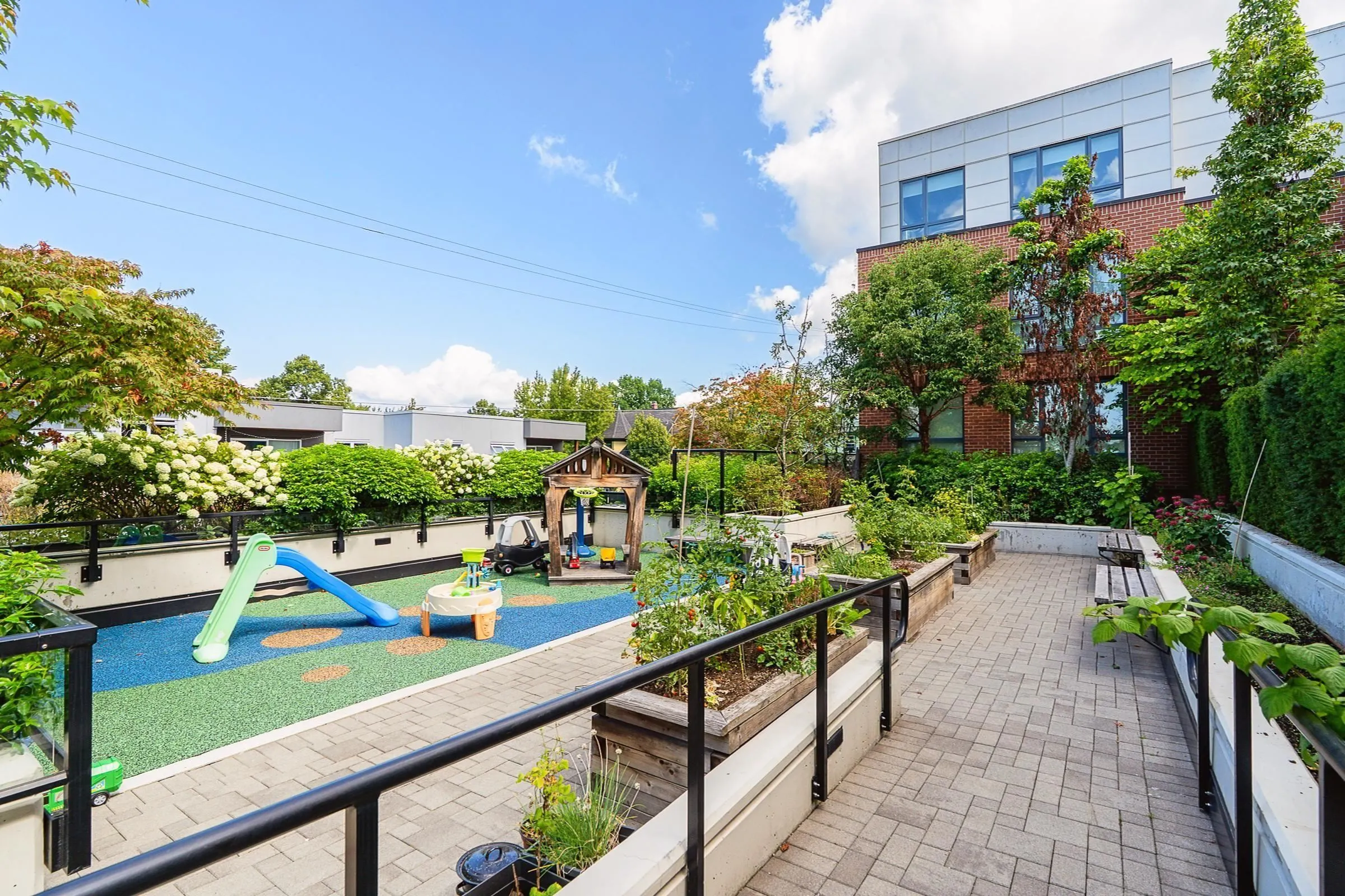 305 2477 Carolina Street