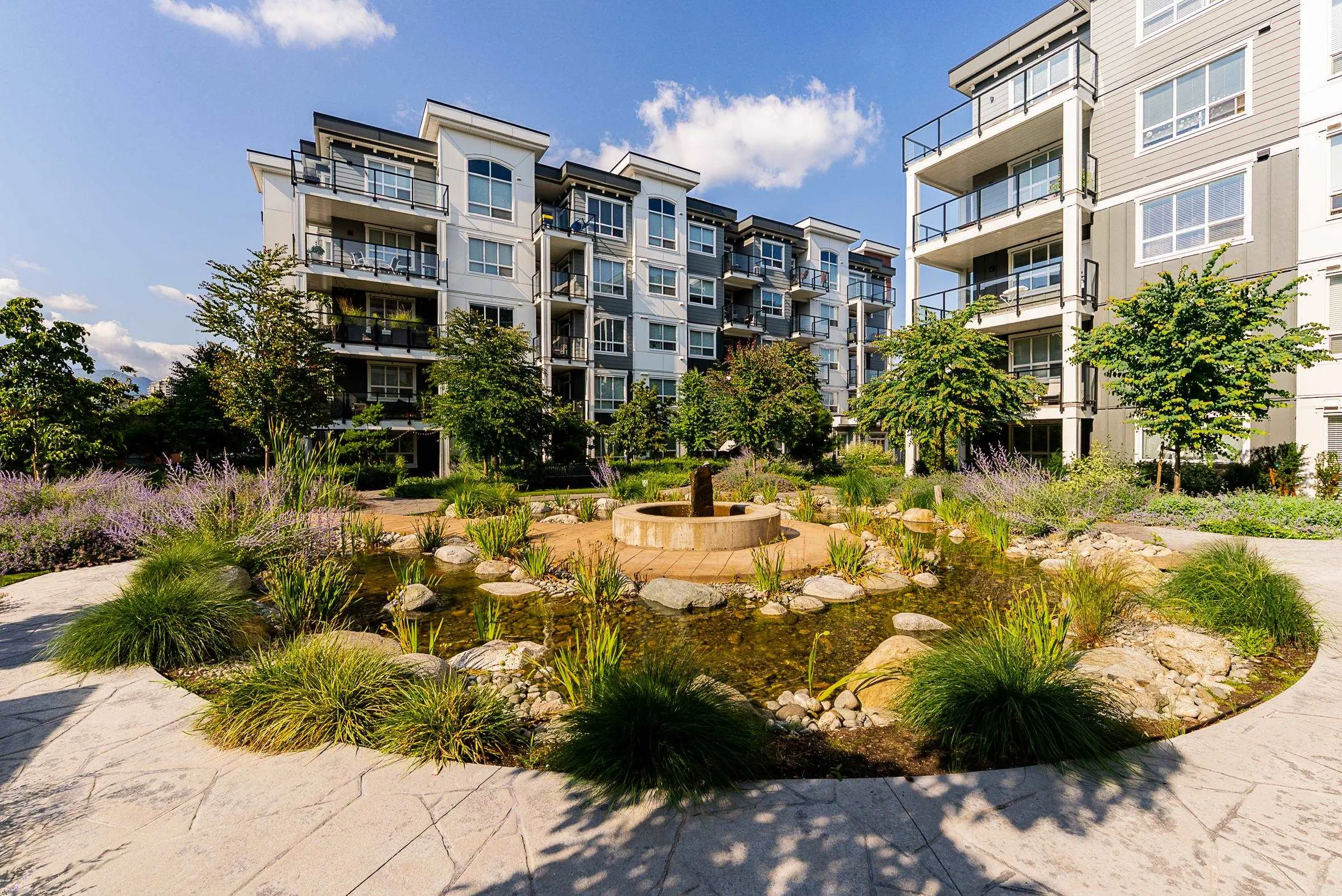 3223 2180 Kelly Avenue