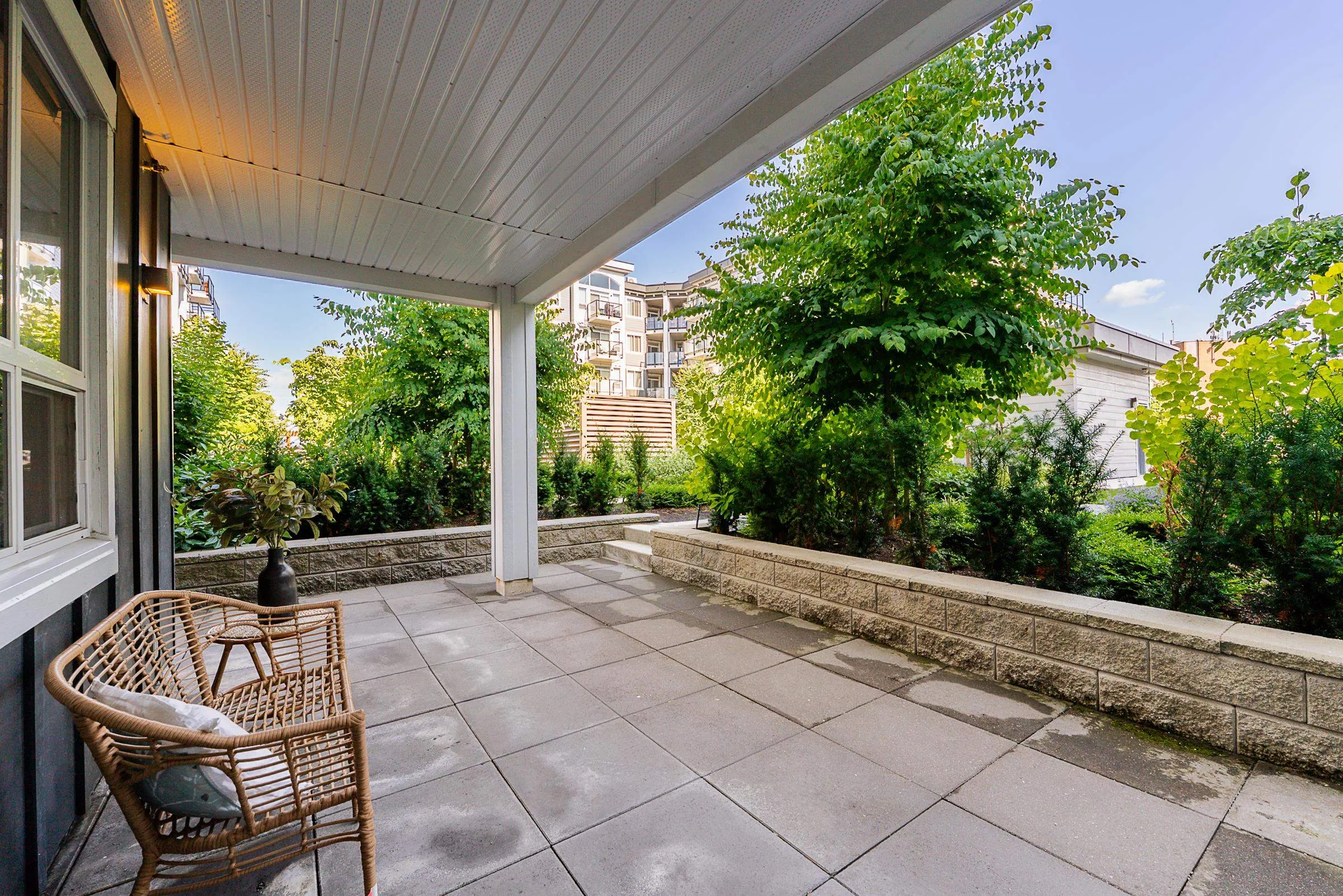 3223 2180 Kelly Avenue