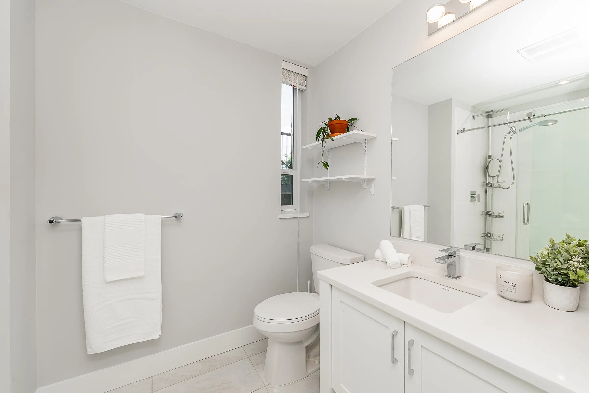 3223 2180 Kelly Avenue