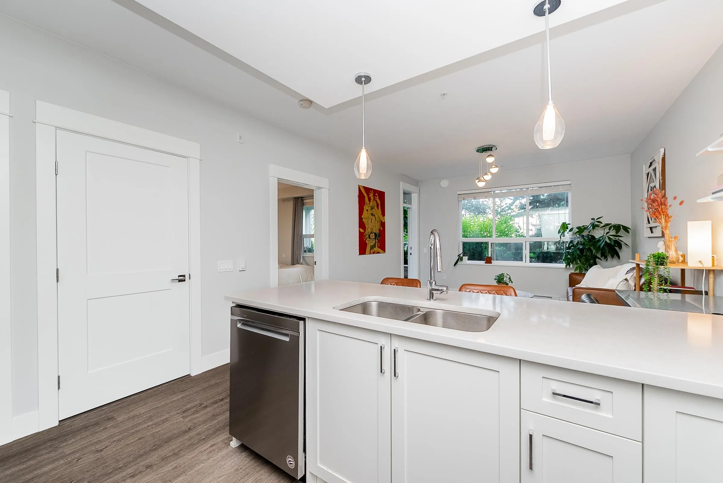 3223 2180 Kelly Avenue