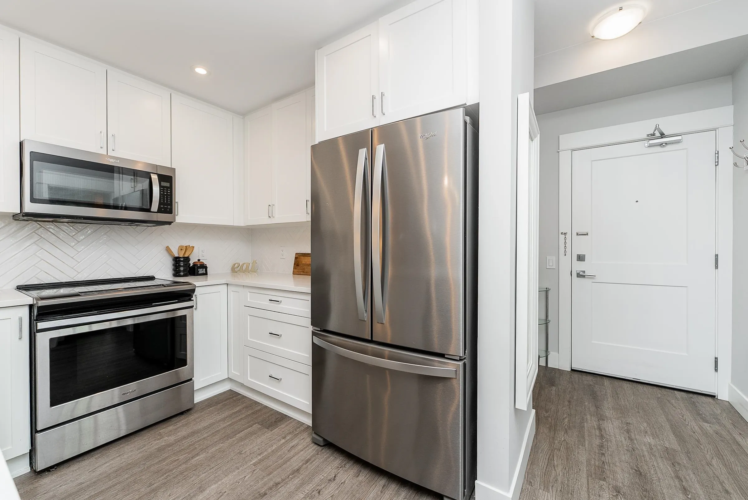 3223 2180 Kelly Avenue