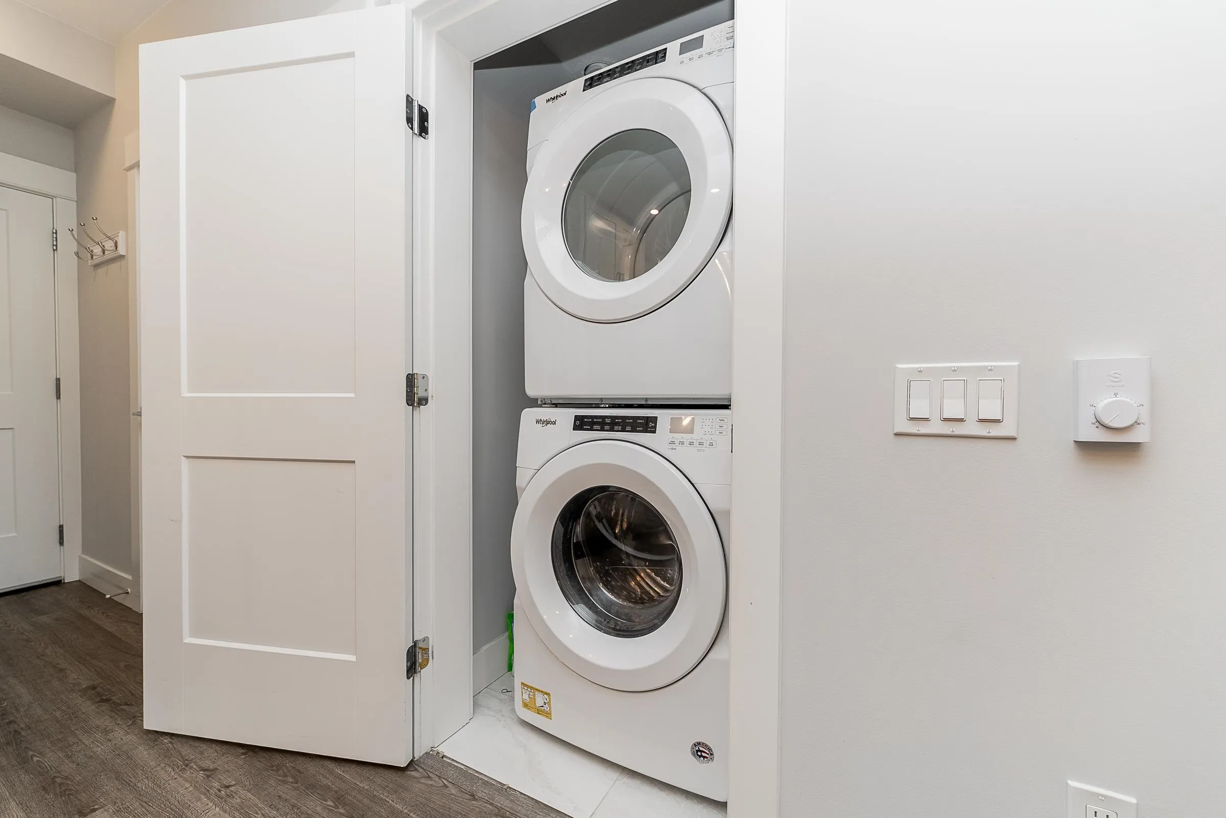 3223 2180 Kelly Avenue