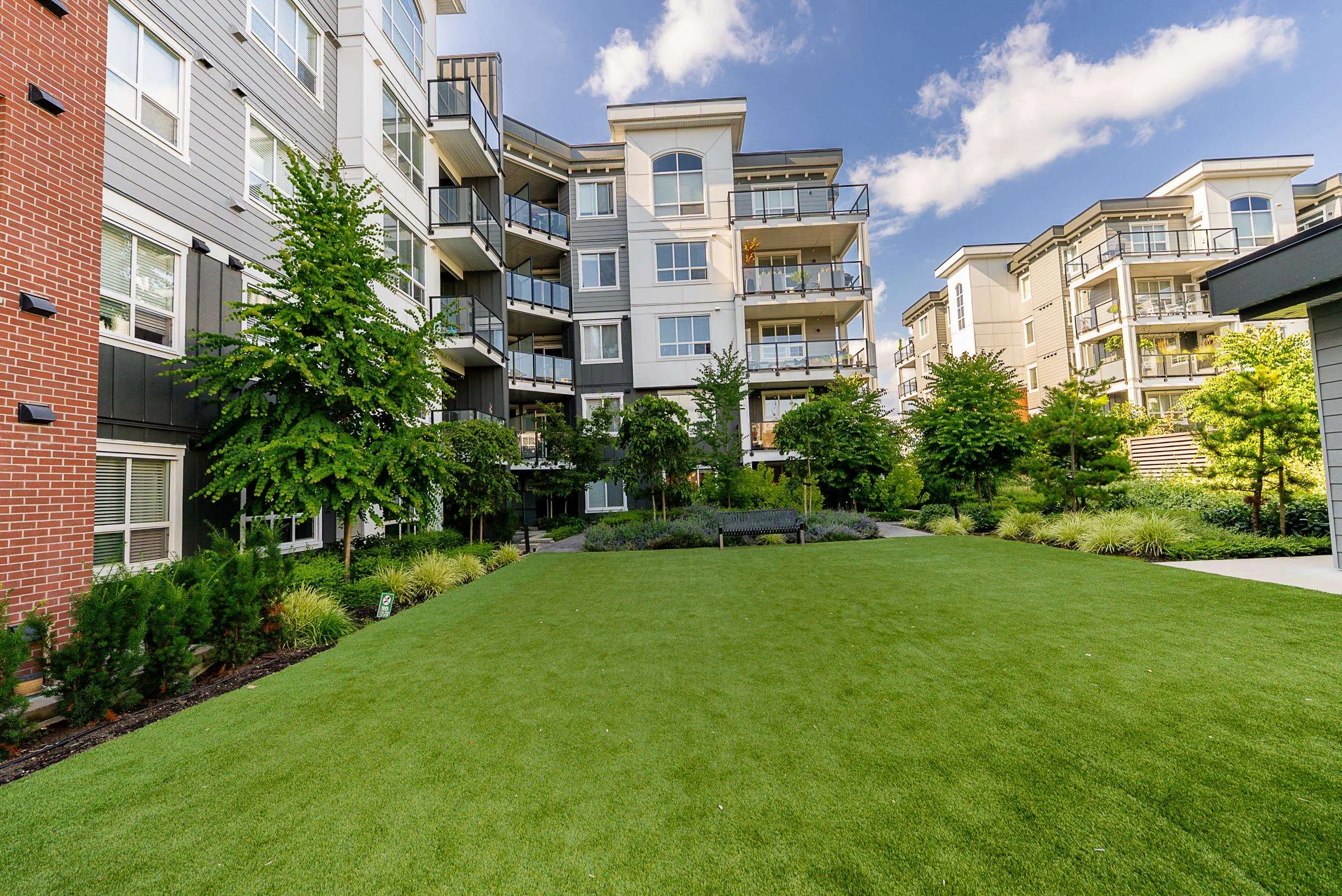 3223 2180 Kelly Avenue